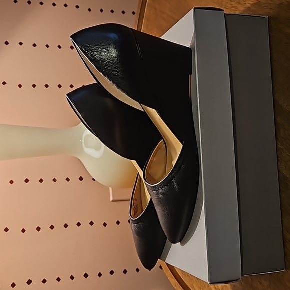 Franco Sarto black leather wedge pumps, size 9 - Picture 2 of 5